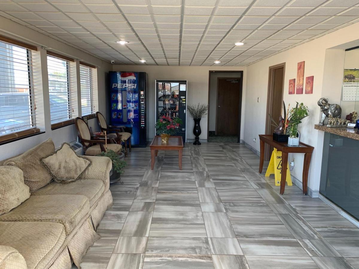 Econo Inn Columbus Bagian luar foto