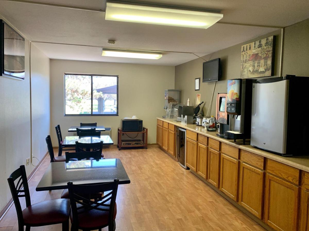 Econo Inn Columbus Bagian luar foto