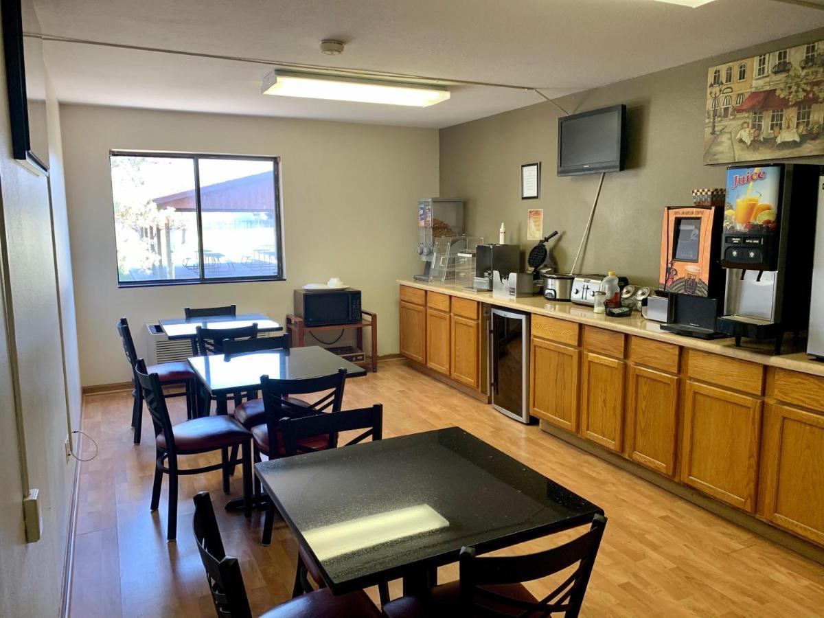 Econo Inn Columbus Bagian luar foto